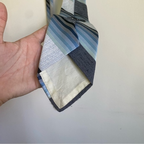 Vintage Christian Dior Monsieur Tie in Diagonal Blue Shades - Picture 7 of 8
